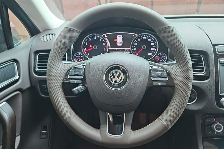 Used Volkswagen Touareg 2017 3.0 TSI Touareg Edition Steering Wheel