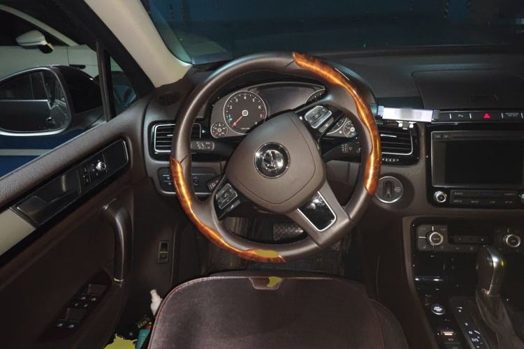 Used Volkswagen Touareg 2017 3.0 TSI Touareg Model Steering Wheel