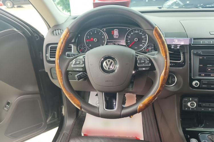 Used Volkswagen Touareg 2017 3.0 TSI Touareg Model Steering Wheel