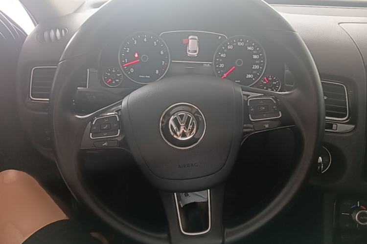 Used Volkswagen Touareg 2017 3.0 TSI Touareg Model Steering Wheel
