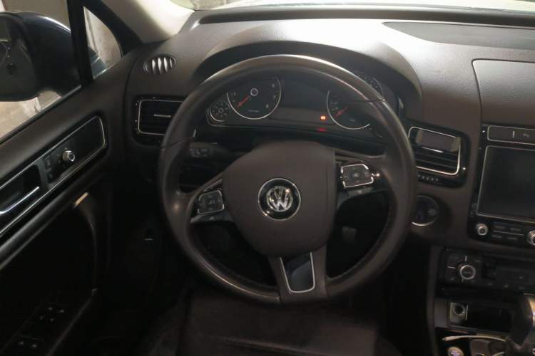 Used Volkswagen Touareg 2017 3.0 TSI Touareg Edition Steering Wheel