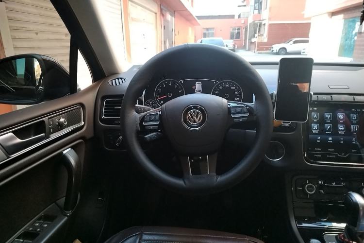 Used Volkswagen Touareg 2017 3.0 TSI Touareg Model Steering Wheel