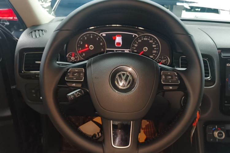 Used Volkswagen Touareg 2017 3.0 TSI Start Edition Steering Wheel