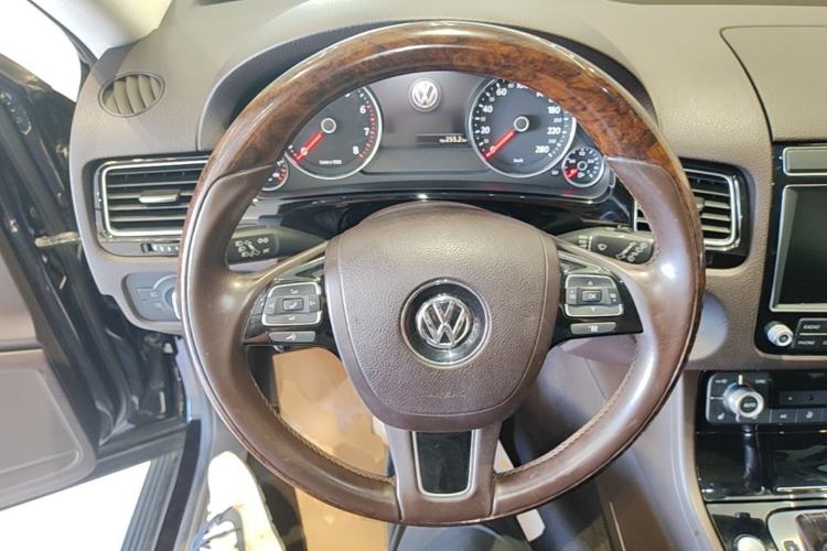Used Volkswagen Touareg 2017 3.0 TSI Touareg Edition Steering Wheel