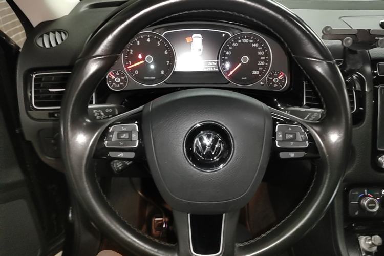 Used Volkswagen Touareg 2017 3.0 TSI Touareg Model Steering Wheel