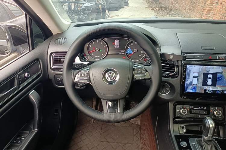 Used Volkswagen Touareg 2017 3.0 TSI Touareg Model Steering Wheel