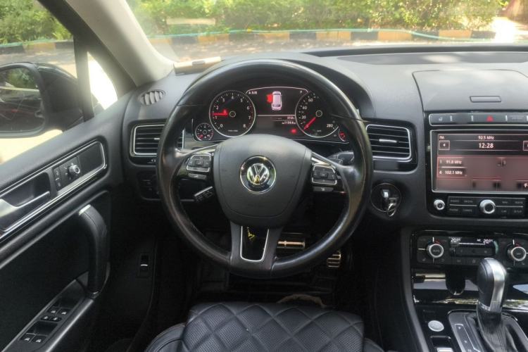 Used Volkswagen Touareg 2017 3.0 TSI R-Line Peak Edition Steering Wheel