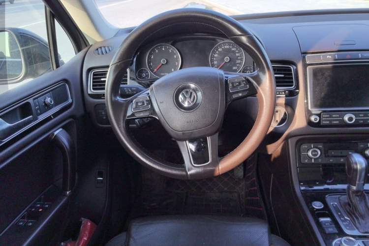 Used Volkswagen Touareg 2017 3.0 TSI Touareg Edition Steering Wheel