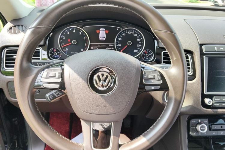 Used Volkswagen Touareg 2017 3.0 TSI Yuyue Model Steering Wheel