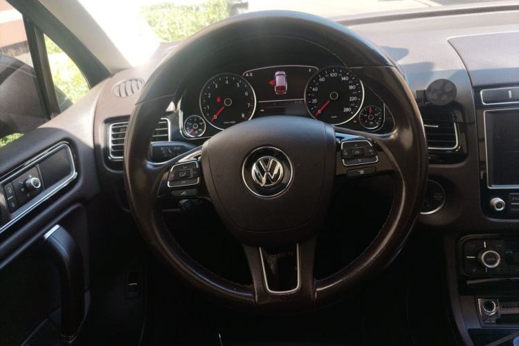 Used Volkswagen Touareg 2017 3.0 TSI Touareg Edition Steering Wheel