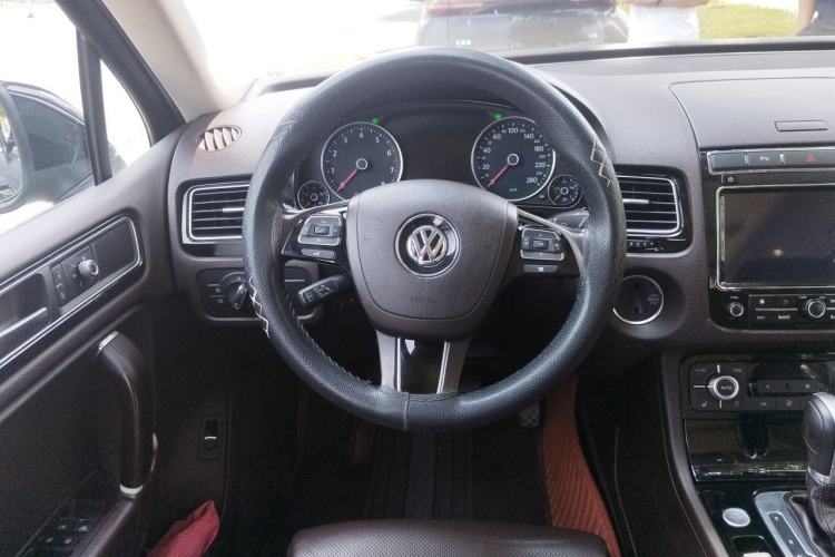 Used Volkswagen Touareg 2017 3.0 TSI Touareg Model Steering Wheel