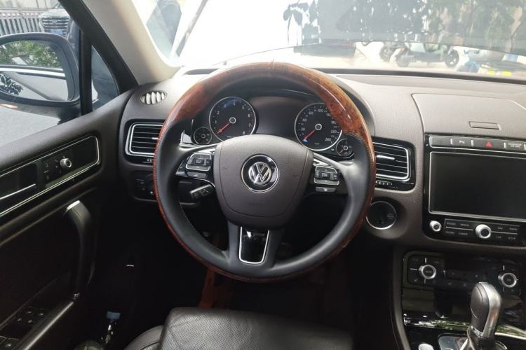 Used Volkswagen Touareg 2017 3.0 TSI Touareg Edition Steering Wheel