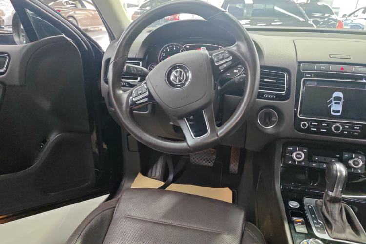 Used Volkswagen Touareg 2017 3.0 TSI Touareg Model Steering Wheel