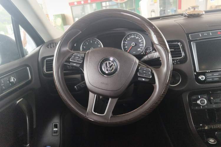 Used Volkswagen Touareg 2017 3.0 TSI Touareg Edition Steering Wheel