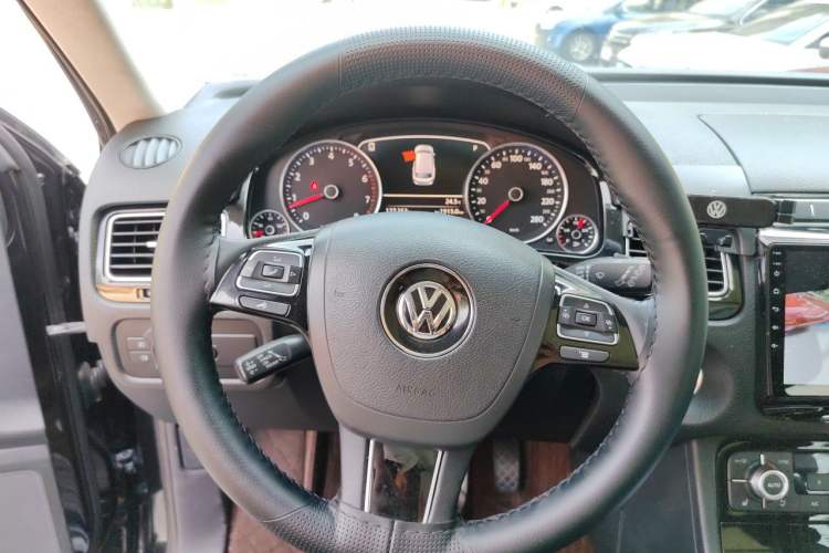 Used Volkswagen Touareg 2017 3.0 TSI Touareg Model Steering Wheel