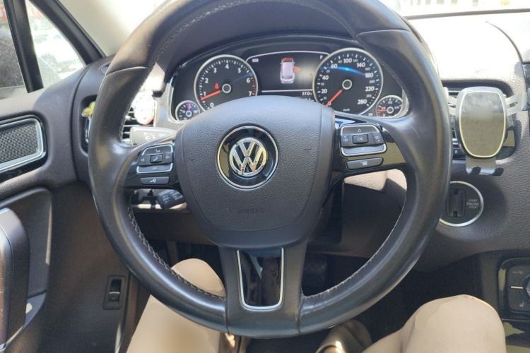 Used Volkswagen Touareg 2017 3.0 TSI Touareg Edition Steering Wheel