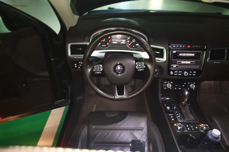 Used Volkswagen Touareg 2017 3.0 TSI Yuyue Model Steering Wheel