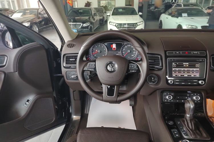 Used Volkswagen Touareg 2017 3.0 TSI Touareg Model Steering Wheel