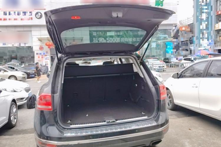 Used Volkswagen Touareg 2017 3.0 TSI Touareg Model Trunk