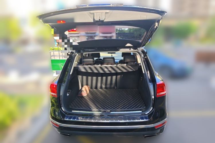 Used Volkswagen Touareg 2017 3.0 TSI Start Edition Trunk