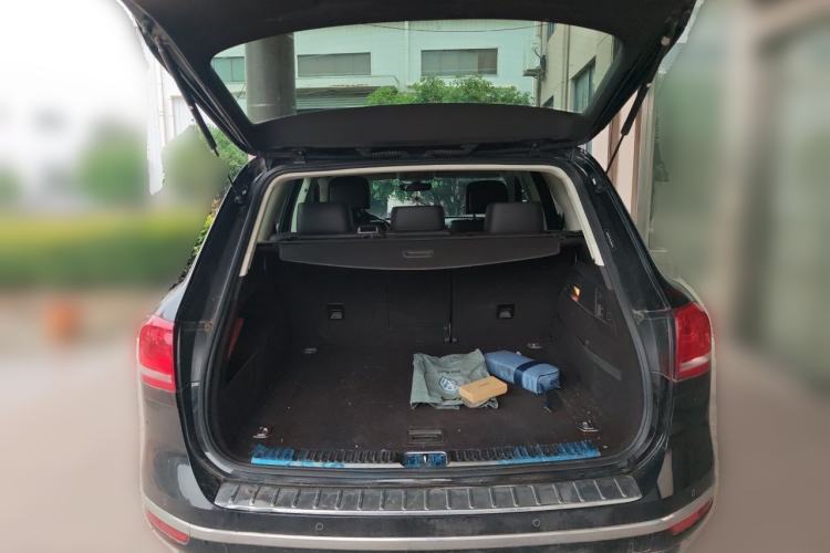 Used Volkswagen Touareg 2017 3.0 TSI Touareg Model Trunk