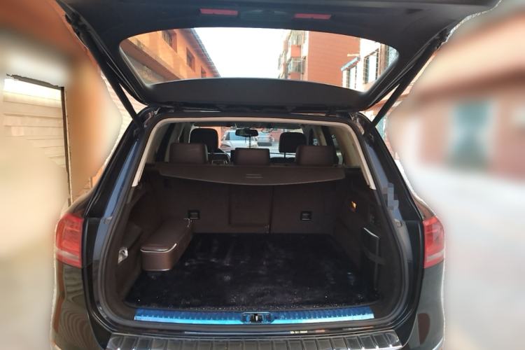 Used Volkswagen Touareg 2017 3.0 TSI Touareg Model Trunk