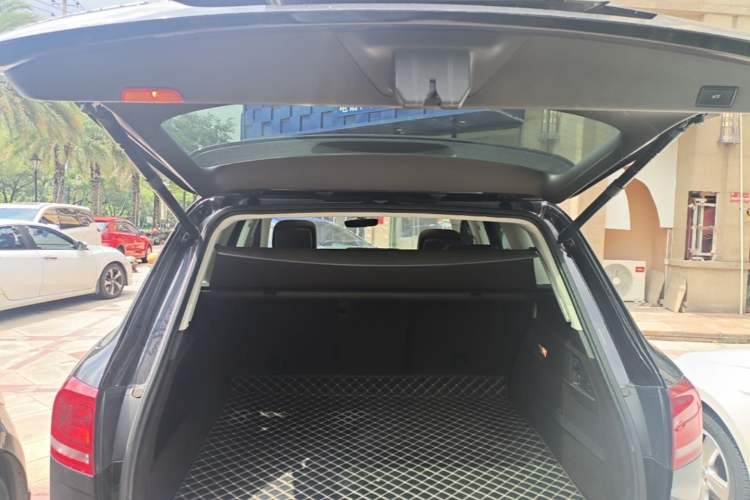 Used Volkswagen Touareg 2017 3.0 TSI Touareg Edition Trunk