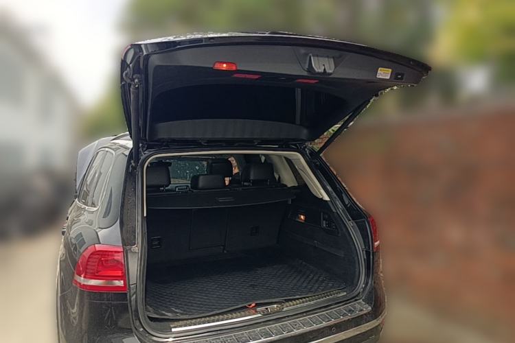 Used Volkswagen Touareg 2017 3.0 TSI Touareg Model Trunk