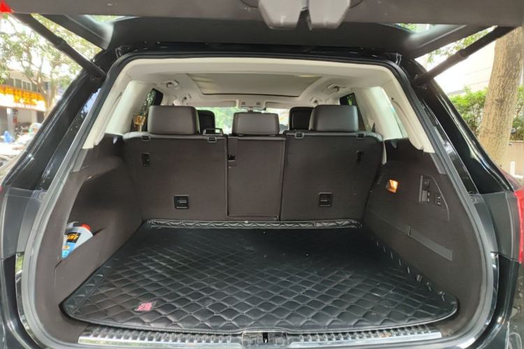 Used Volkswagen Touareg 2017 3.0 TSI Touareg Model Trunk