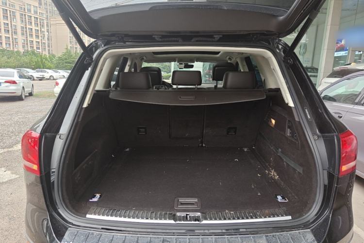 Used Volkswagen Touareg 2017 3.0 TSI Touareg Edition Trunk