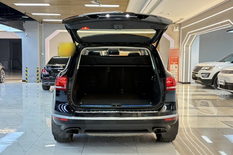 Used Volkswagen Touareg 2017 3.0 TSI Touareg Model Trunk