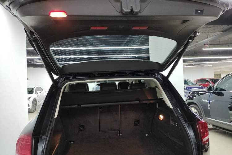 Used Volkswagen Touareg 2017 3.0 TSI Touareg Edition Trunk