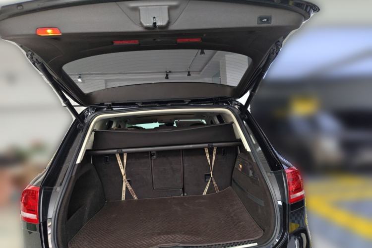 Used Volkswagen Touareg 2017 3.0 TSI Touareg Model Trunk