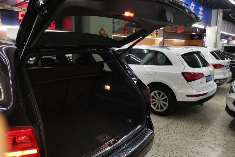 Used Volkswagen Touareg 2017 3.0 TSI Start Edition Trunk