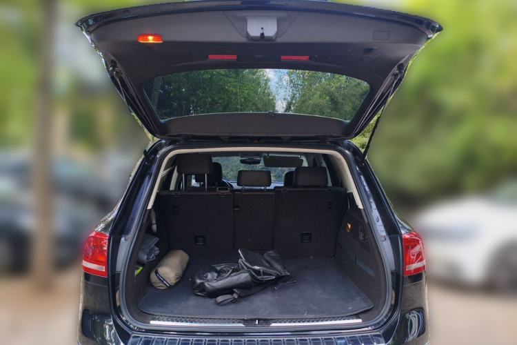 Used Volkswagen Touareg 2017 3.0 TSI Touareg Model Trunk