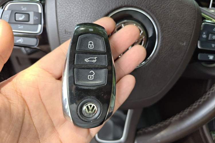 Used Volkswagen Touareg 2017 3.0 TSI Touareg Edition Vehicle Key