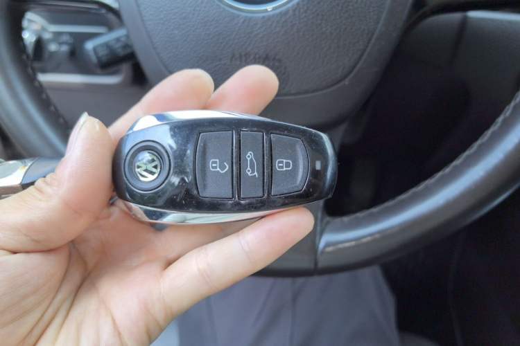 Used Volkswagen Touareg 2017 3.0 TSI Touareg Edition Vehicle Key