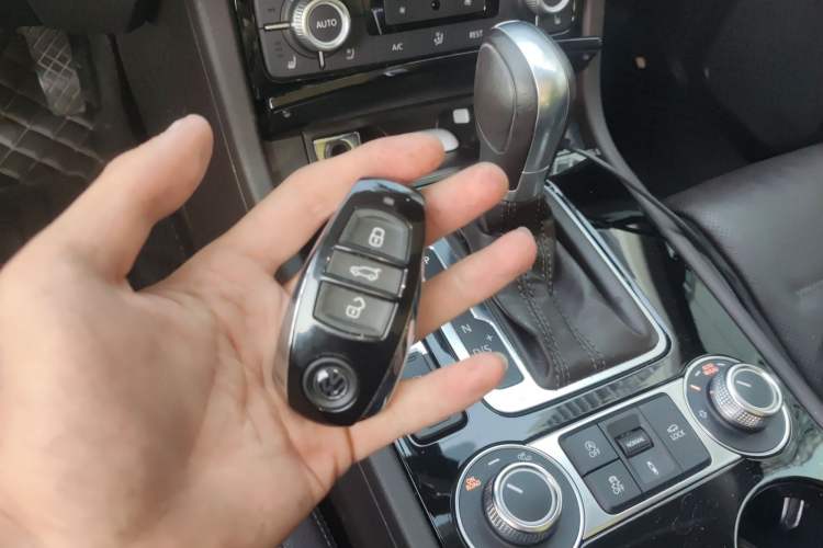 Used Volkswagen Touareg 2017 3.0 TSI Touareg Edition Vehicle Key