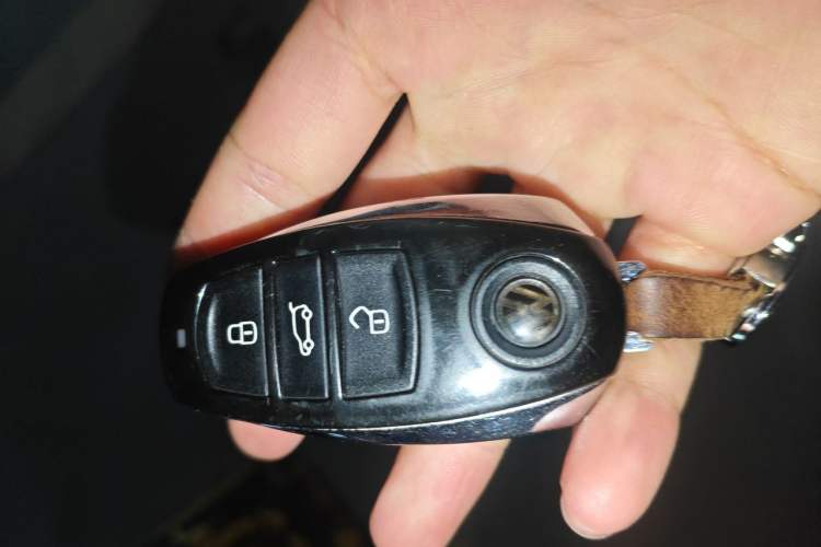 Used Volkswagen Touareg 2017 3.0 TSI Touareg Edition Vehicle Key