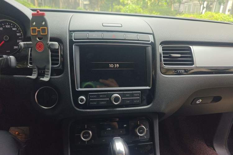 Used Volkswagen Touareg 2017 3.0 TSI Touareg Edition Audio And AC Panel