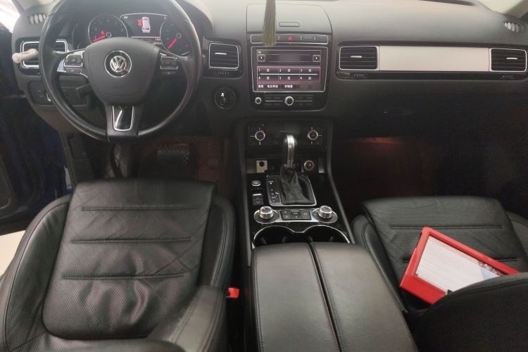 Used Volkswagen Touareg 2017 3.0 TSI Touareg Edition Center Console
