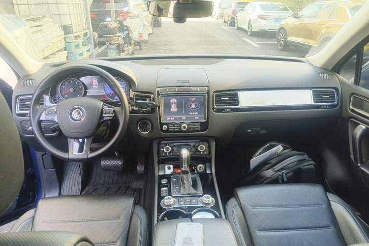 Used Volkswagen Touareg 2017 3.0 TSI Touareg Edition Center Console