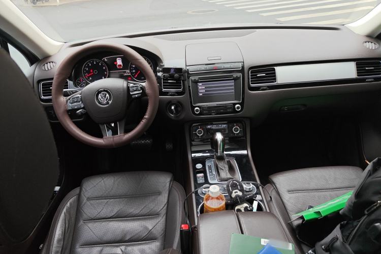 Used Volkswagen Touareg 2017 3.0 TSI Touareg Model Center Console