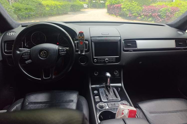 Used Volkswagen Touareg 2017 3.0 TSI Touareg Edition Center Console