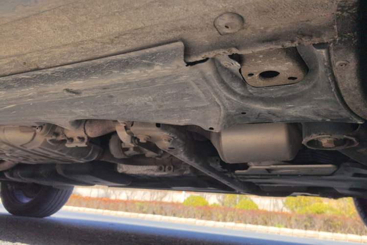 Used Volkswagen Touareg 2017 3.0 TSI Yuyue Model Chassis Front Right