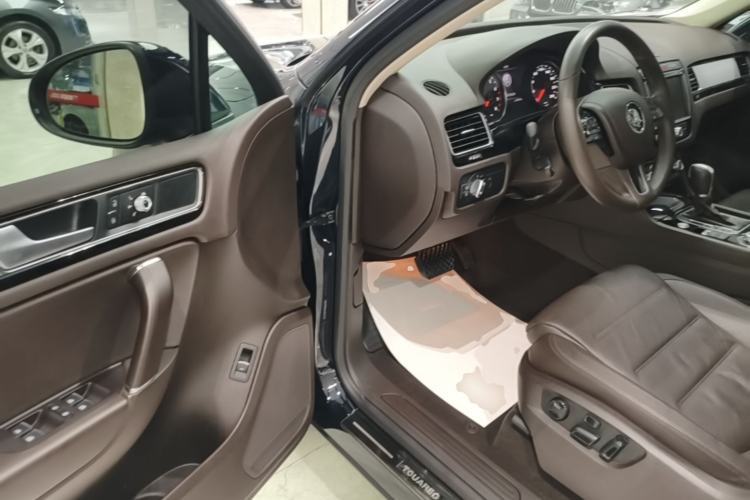Used Volkswagen Touareg 2017 3.0 TSI Touareg Edition Driver Seat