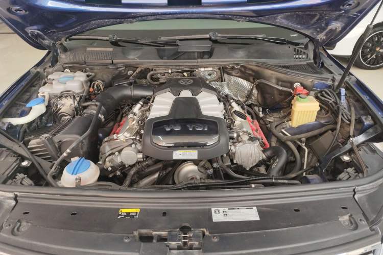 Used Volkswagen Touareg 2017 3.0 TSI Touareg Edition Engine Bay