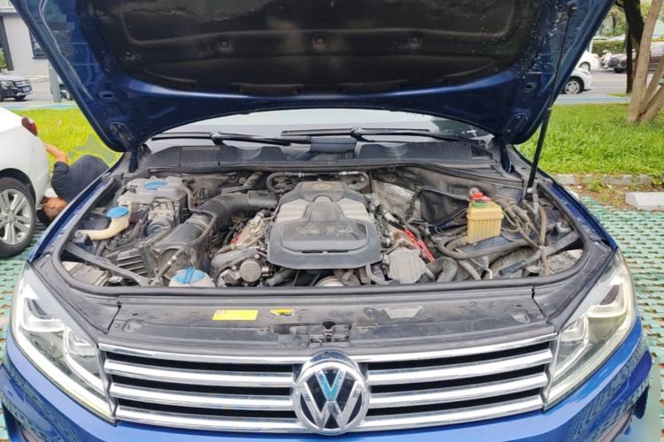 Used Volkswagen Touareg 2017 3.0 TSI Touareg Edition Engine Bay