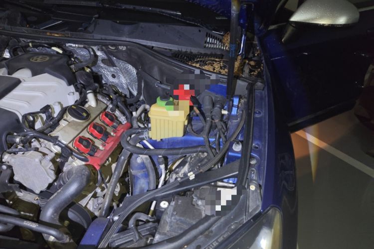 Used Volkswagen Touareg 2017 3.0 TSI Touareg Model Engine Bay Left
