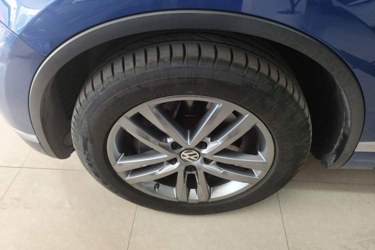 Used Volkswagen Touareg 2017 3.0 TSI Touareg Edition Exterior 4